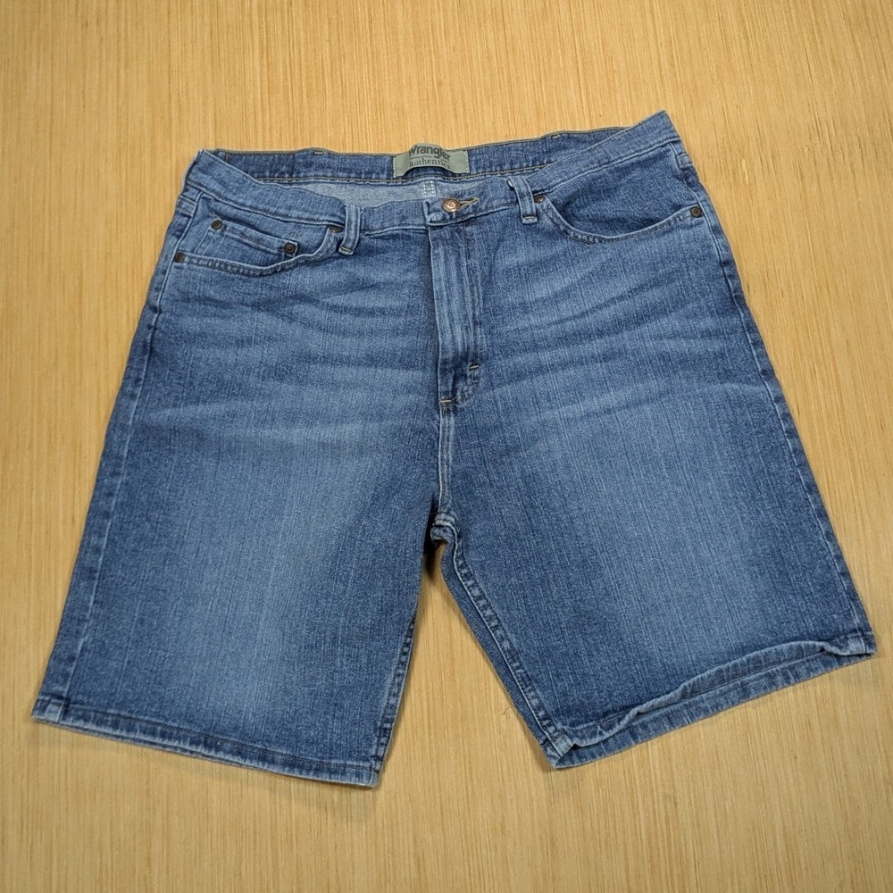 Wrangler Authentic Collection Denim Shorts Mens Size 36 Casual Jorts Blue Jeans